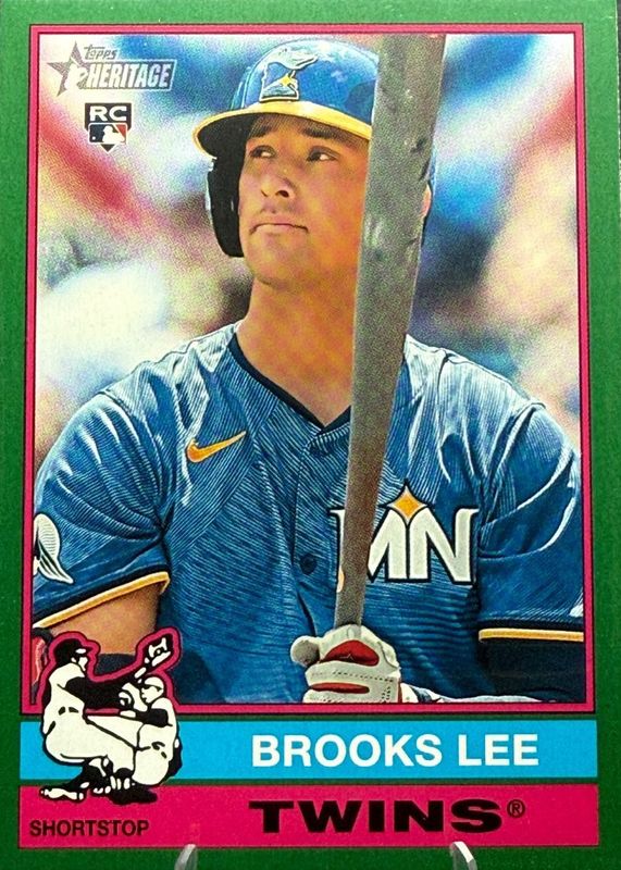 Brooks Lee 2025 Topps Heritage #63 Dark Green Border Rookie RAW