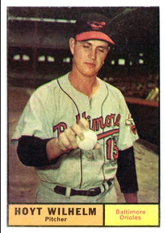 Hoyt Wilhelm 1961 Topps #545 Base RAW