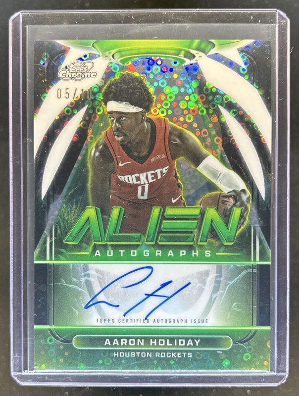 2025 Topps Chrome Cosmic #AA-AHO Alien Autographs - Black Eclipse Refractor /10