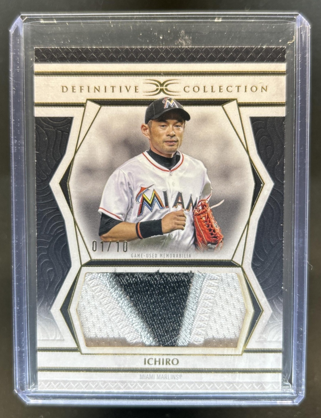 Ichiro Suzuki 2025 Topps Definitive Collection #DJRC-I Jumbo Relic