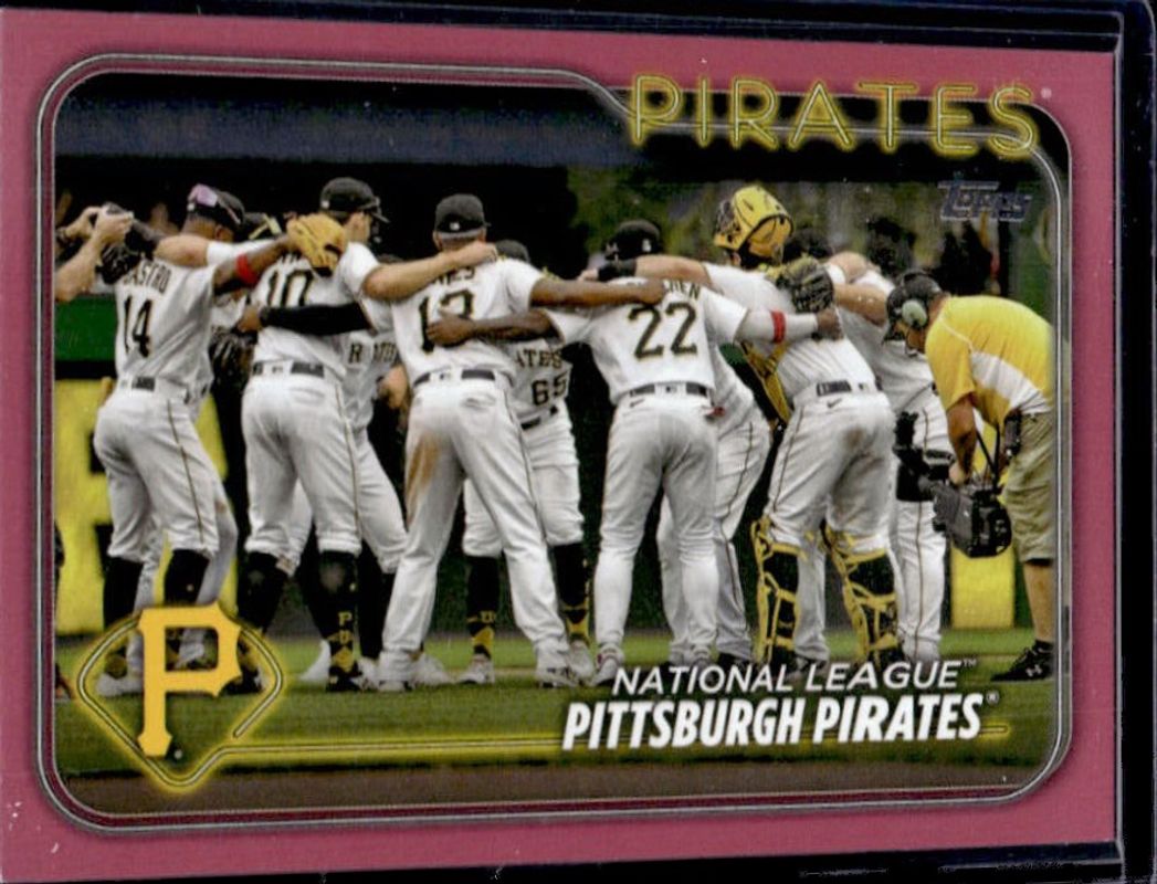 2024 Topps #696 Mother's Day Hot Pink /50