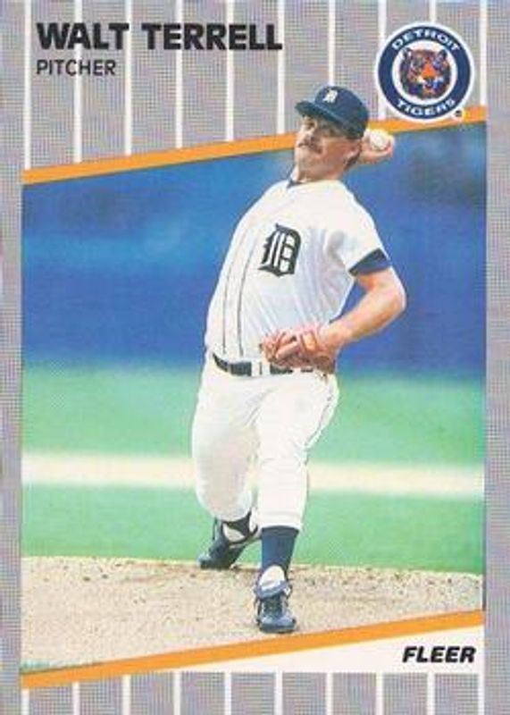 1989 Fleer #149 Base