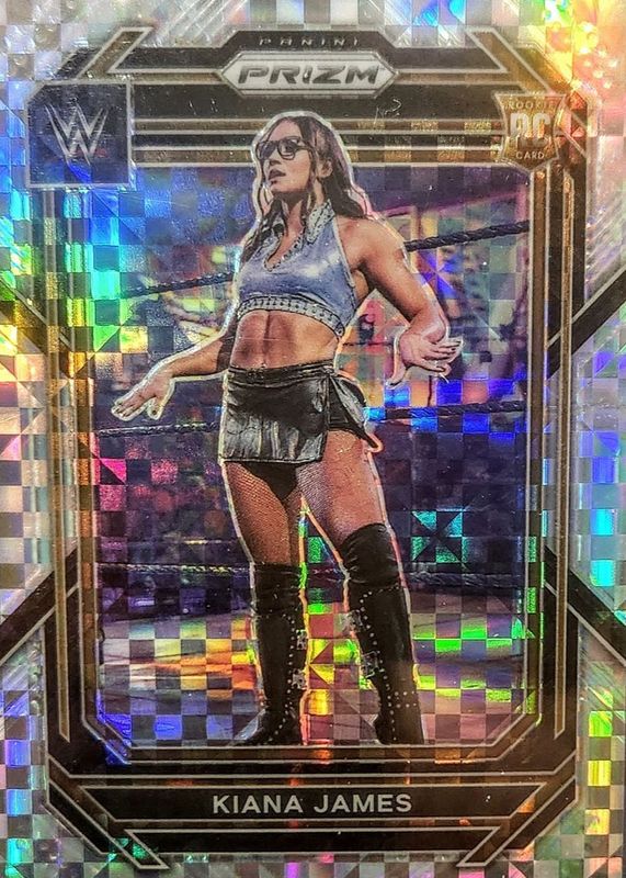 2023 Prizm WWE #138 Lucky Envelopes /8