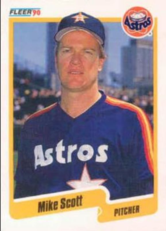 1990 Fleer #237 Base