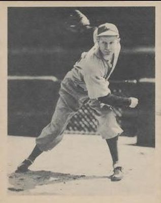 1939 Play Ball #8 Base