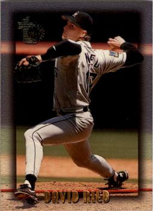 1995 Topps Embossed #35 Base