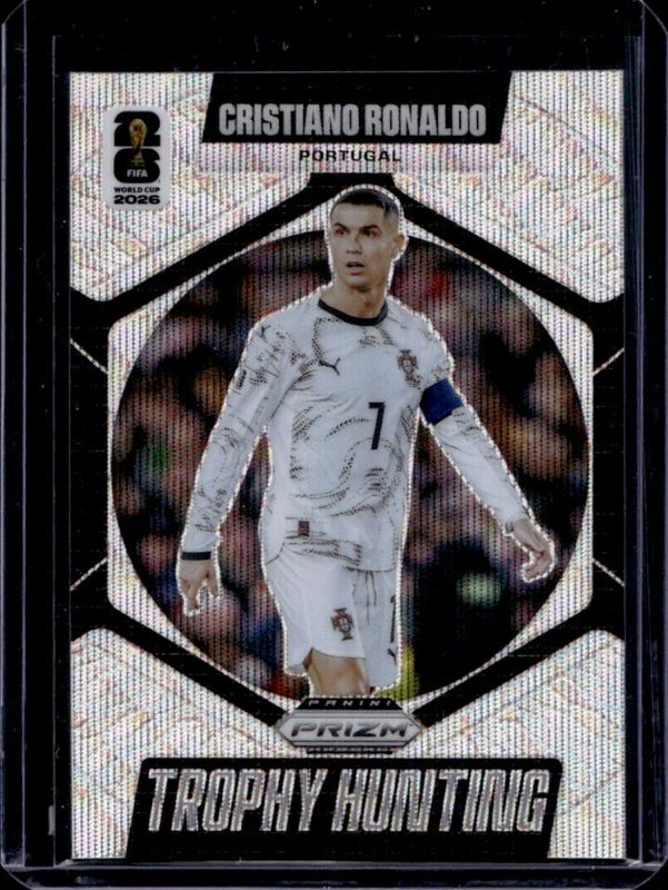 Cristiano Ronaldo 2026 Prizm World Cup #17 Trophy Hunting - Wave