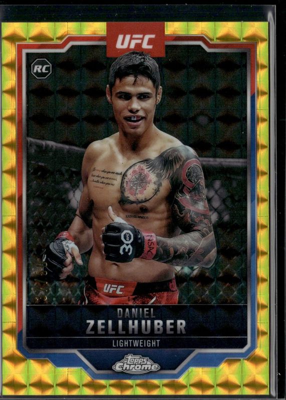 2025 Topps Chrome UFC #189 Gold Geometric Refractor /50