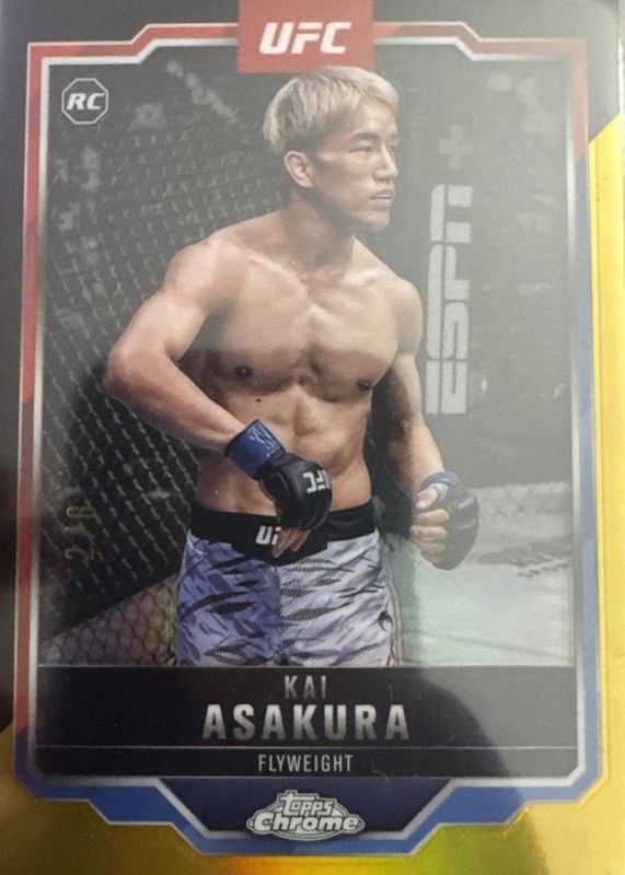 2025 Topps Chrome UFC #161 Black & Gold Refractor /8