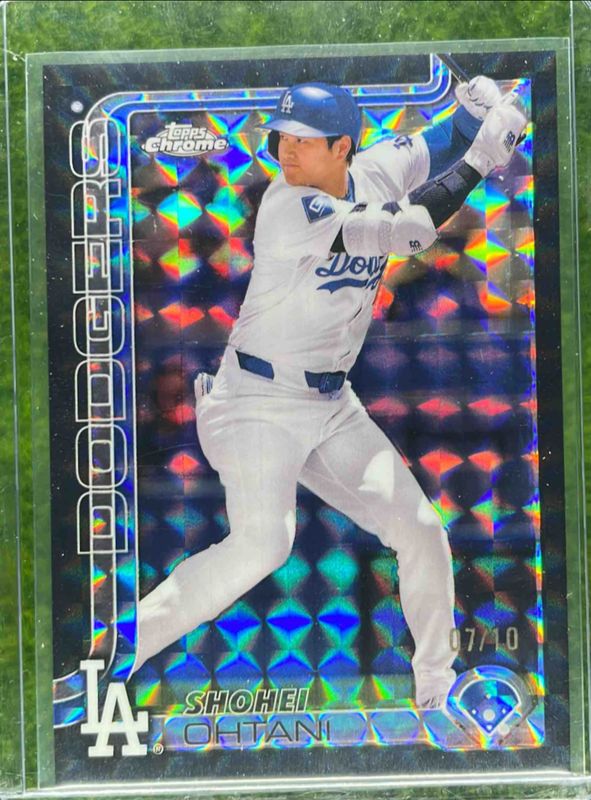 Shohei Ohtani 2025 Topps Chrome #1 Black Geometric Refractor /10 RAW