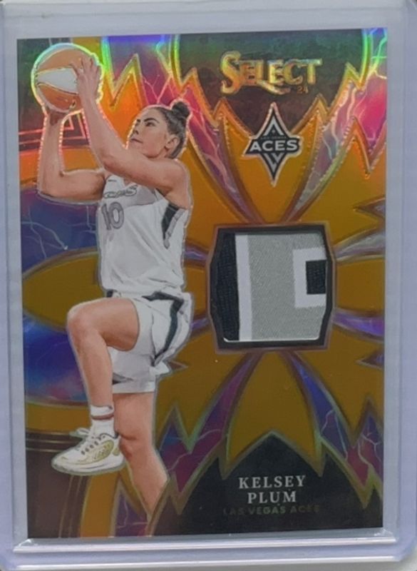 Kelsey Plum 2024 Select WNBA #19 Sparks Gold /10 RAW