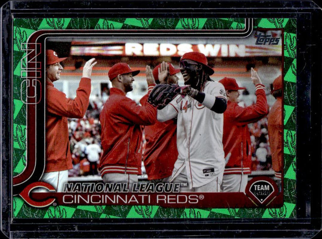 Cincinnati Reds 2025 Topps #99 Spring Training Green Foilboard /99 RAW