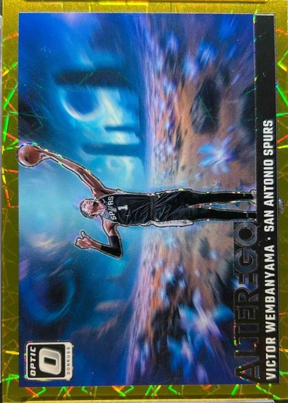 Victor Wembanyama 2024 Optic #4 Alter Ego - Gold /10 RAW