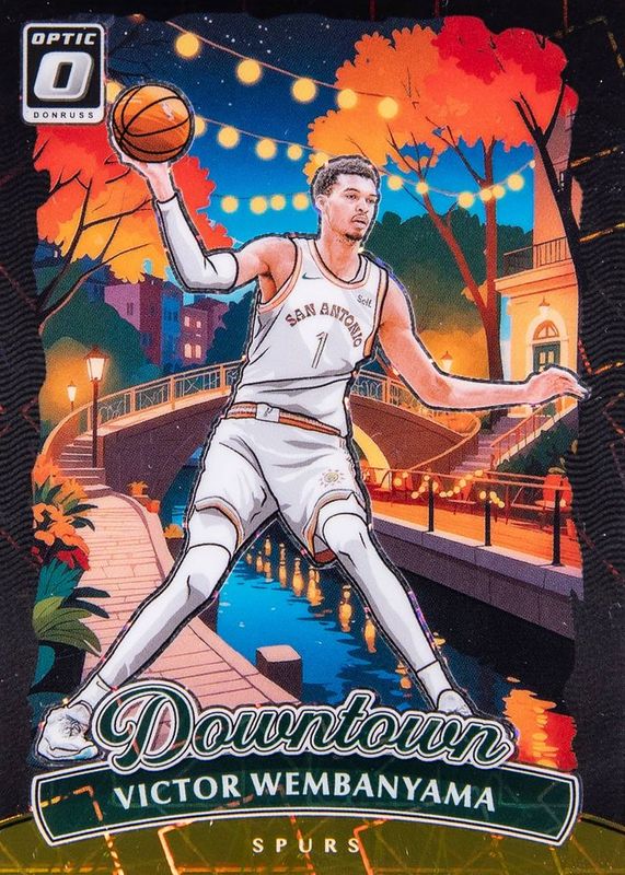 Victor Wembanyama 2024 Optic #16 Downtown - Gold /10 RAW