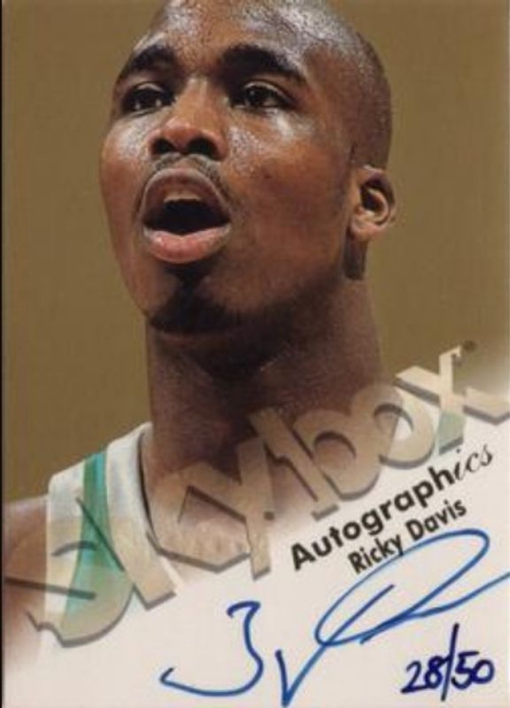 Ricky Davis 1998 SkyBox Premium Autographics Blue /50 Rookie RAW