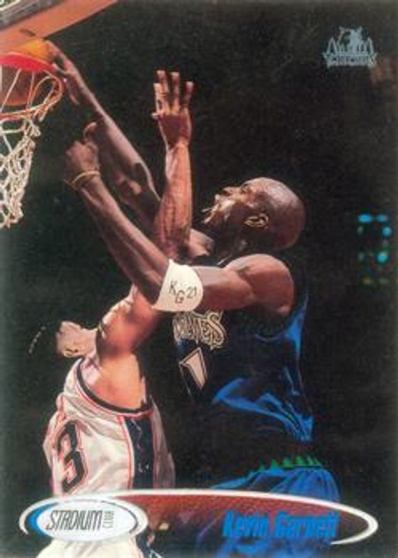 Kevin Garnett 1998 Stadium Club #15 Base RAW