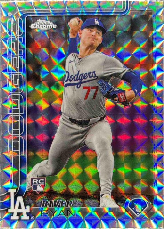 River Ryan 2025 Topps Chrome #18 Geometric Refractor Rookie RAW