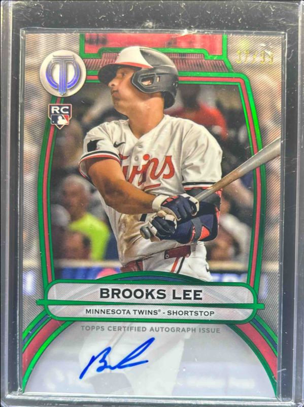 Brooks Lee 2025 Topps Tribute #TA-BL Tribute Autograph - Green /99 Rookie RAW