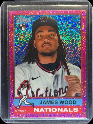2025 Topps Heritage #231 Chrome - Pink Sparkle Refractor