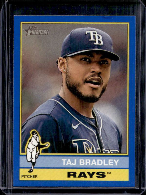 2025 Topps Heritage #298 Dark Blue Border
