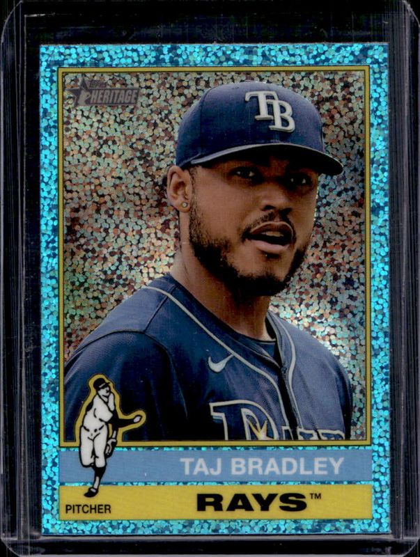 2025 Topps Heritage #298 Chrome - Light Blue Sparkle Refractor