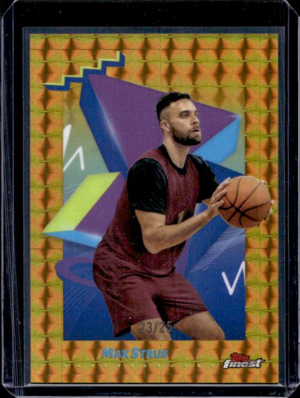 Max Strus 2024 Topps Finest #117 Base Uncommon - Gold Geometric Refractor /25 RAW
