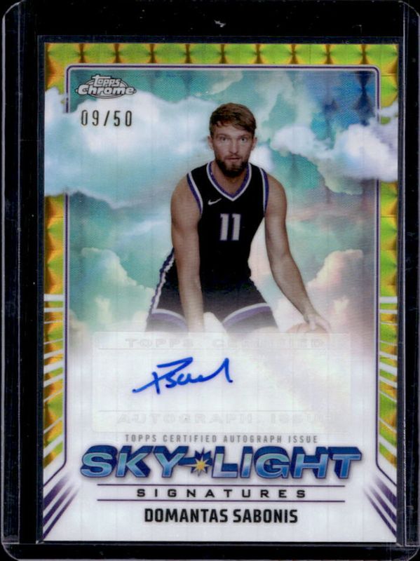 Domantas Sabonis 2024 Topps Chrome #SLS-DS Sky Light Signatures - Gold Geometric Refractor /50 RAW