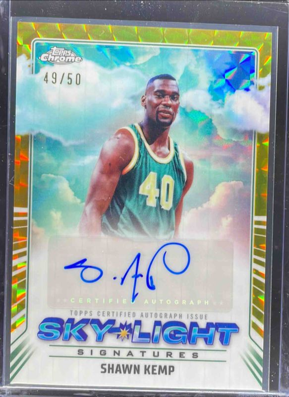 Shawn Kemp 2024 Topps Chrome #SLS-SK Sky Light Signatures - Gold Geometric Refractor /50 RAW