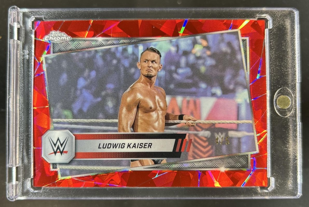 2025 Topps Chrome WWE Sapphire Edition #129 Base Chrome - Red Refractor /5