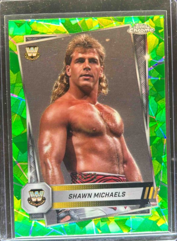 2025 Topps Chrome WWE Sapphire Edition #188 Base Chrome - Green Refractor /75