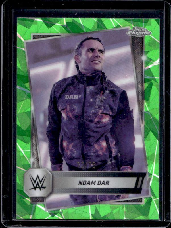 2025 Topps Chrome WWE Sapphire Edition #142 Base Chrome - Green Refractor /75