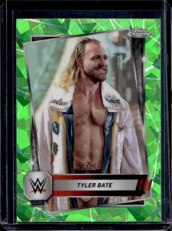 2025 Topps Chrome WWE Sapphire Edition #157 Base Chrome - Green Refractor /75