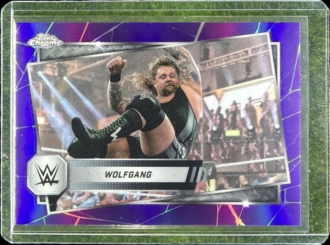 2025 Topps Chrome WWE #178 Purple Refractor