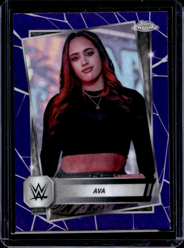 2025 Topps Chrome WWE #84 Purple Refractor
