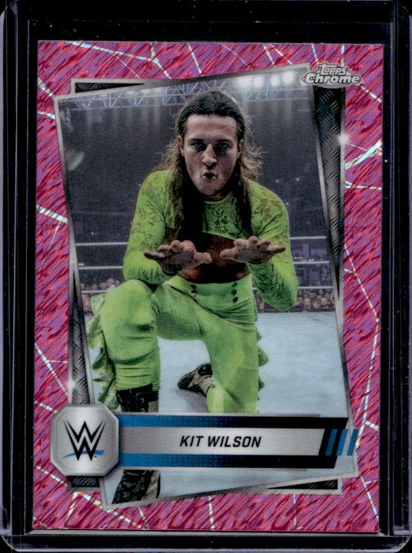 2025 Topps Chrome WWE #102 Pink Shimmer Refractor