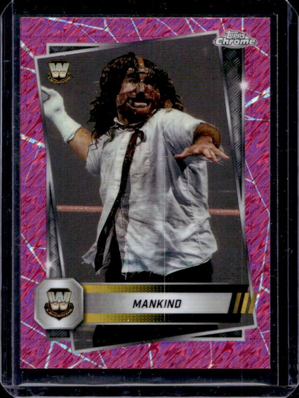 2025 Topps Chrome WWE #124 Pink Shimmer Refractor