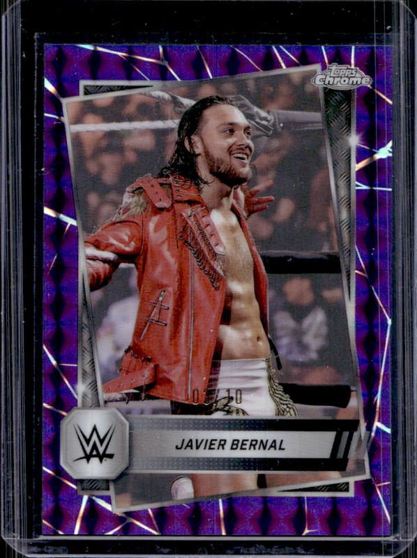 2025 Topps Chrome WWE #61 Purple Geometric Refractor /10