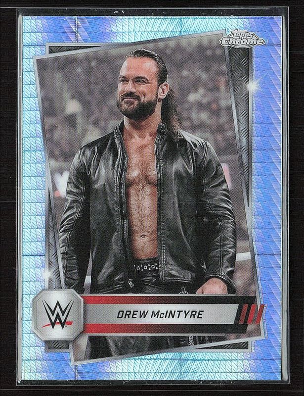 2025 Topps Chrome WWE #19 Prism Refractor
