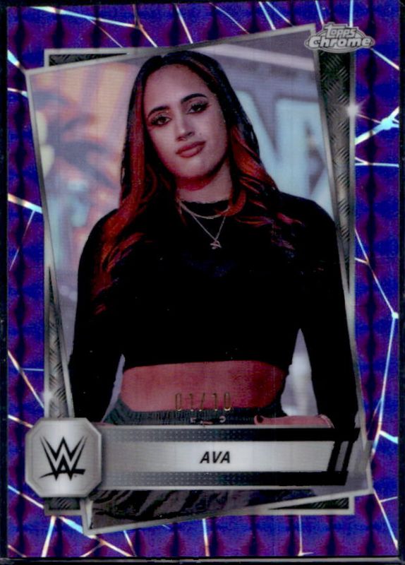 2025 Topps Chrome WWE #84 Purple Geometric Refractor /10
