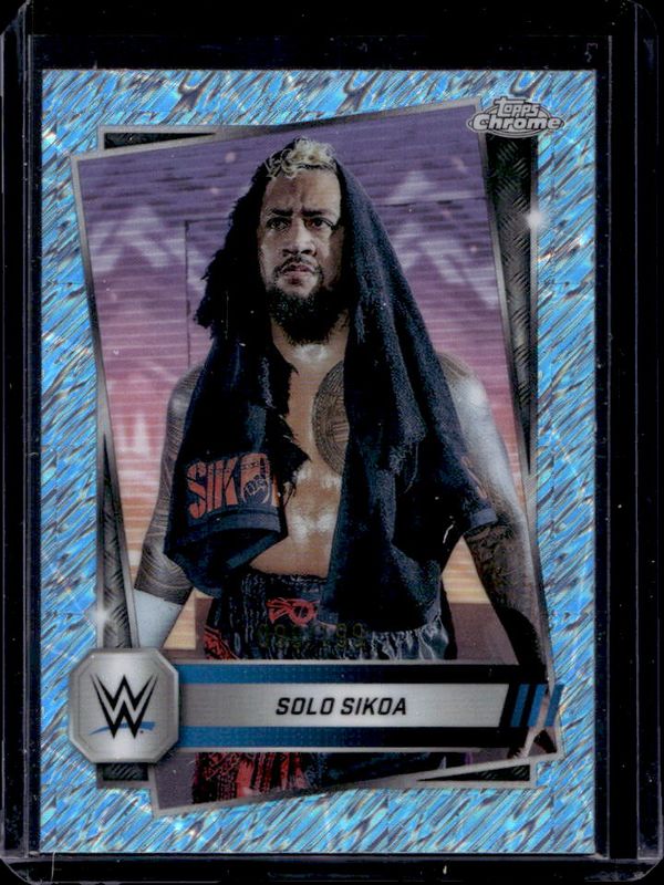Solo Sikoa 2025 Topps Chrome WWE #17 Aqua Shimmer Refractor /199 RAW