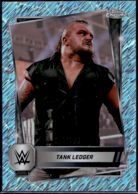 2025 Topps Chrome WWE #28 Aqua Shimmer Refractor /199