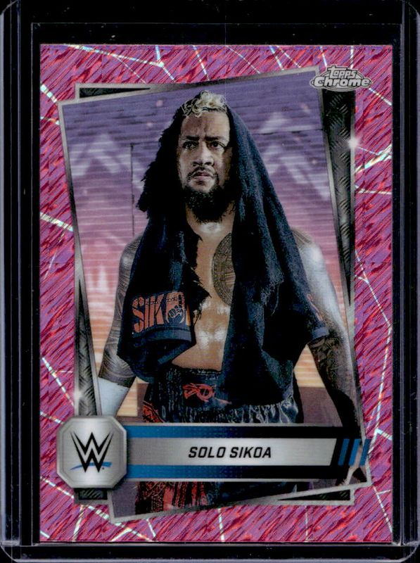 Solo Sikoa 2025 Topps Chrome WWE #17 Pink Shimmer Refractor RAW
