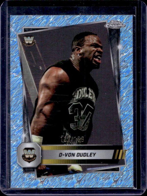 2025 Topps Chrome WWE #115 Aqua Shimmer Refractor /199