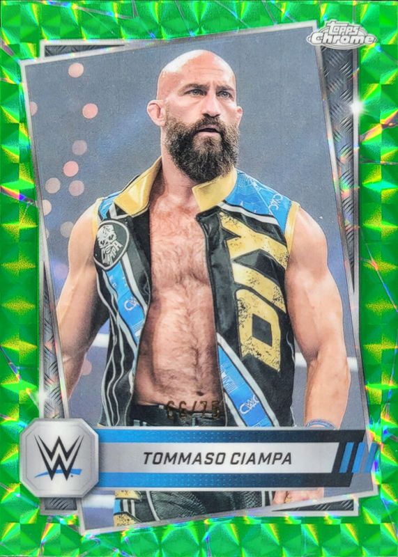 2025 Topps Chrome WWE #197 Neon Green Geometric Refractor /75