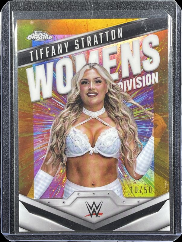 Tiffany Stratton 2025 Topps Chrome WWE #WD-TIF Women's Division - Gold Refractor /50 RAW