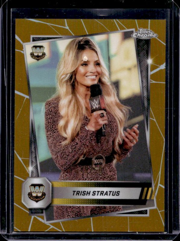Trish Stratus 2025 Topps Chrome WWE #190 Gold Refractor /50 RAW