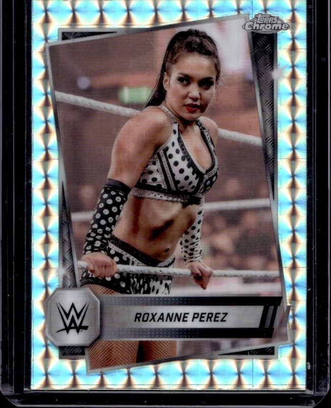 Roxanne Perez 2025 Topps Chrome WWE #44 Geometric Refractor RAW
