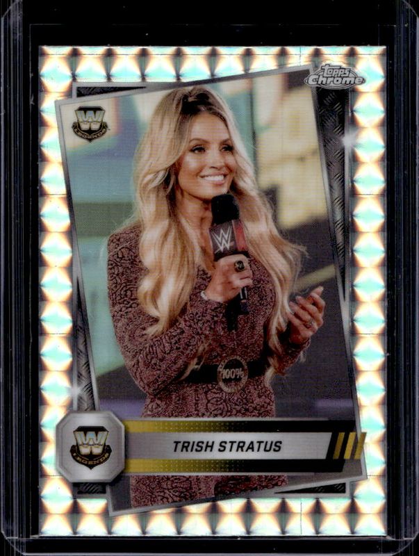 Trish Stratus 2025 Topps Chrome WWE #190 Geometric Refractor RAW