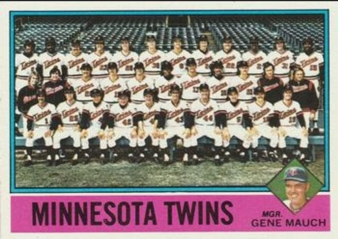 1976 Topps #556 Base