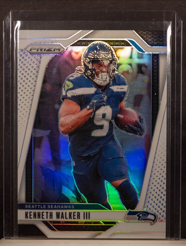 Kenneth Walker III 2024 Prizm #260 White /35 RAW